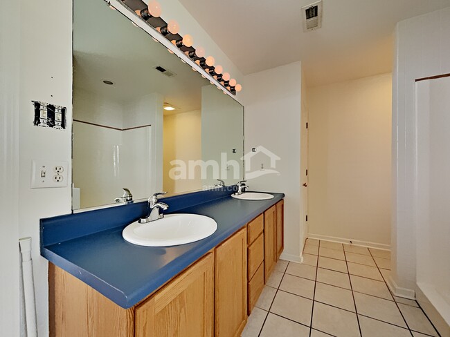 Building Photo - 6449 Sterchi Village Blvd