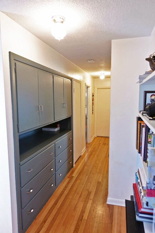 Building Photo - Hillsdale Ranch