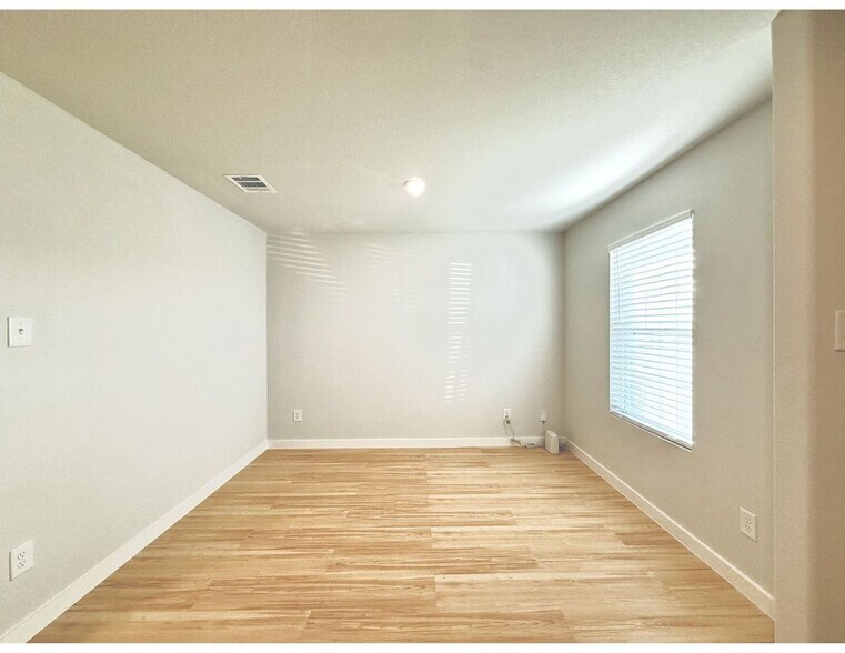 Building Photo - 139 Rd 51026
