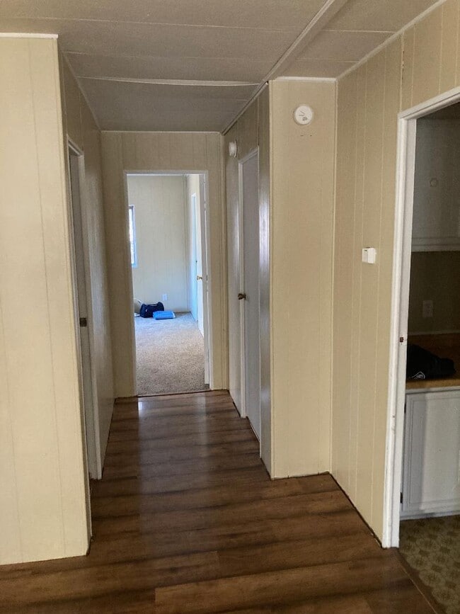 Building Photo - 680 Dutch Creek Rd