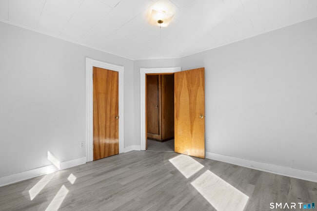 Building Photo - 48 Anderson St