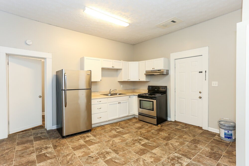 Building Photo - 6129 Sorrell St NE
