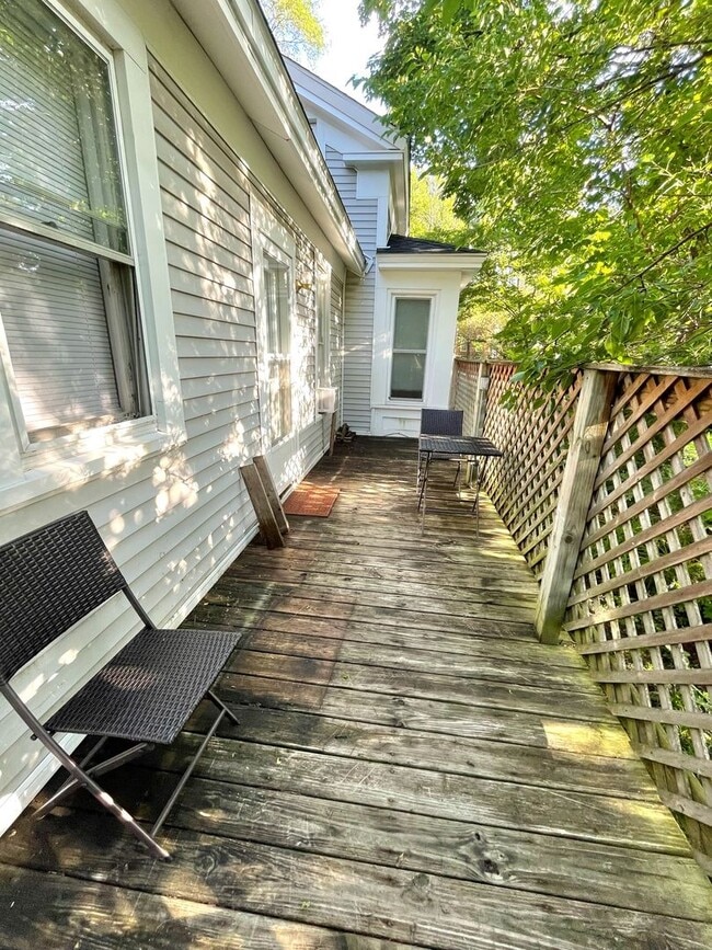 Building Photo - 413 W Liberty St