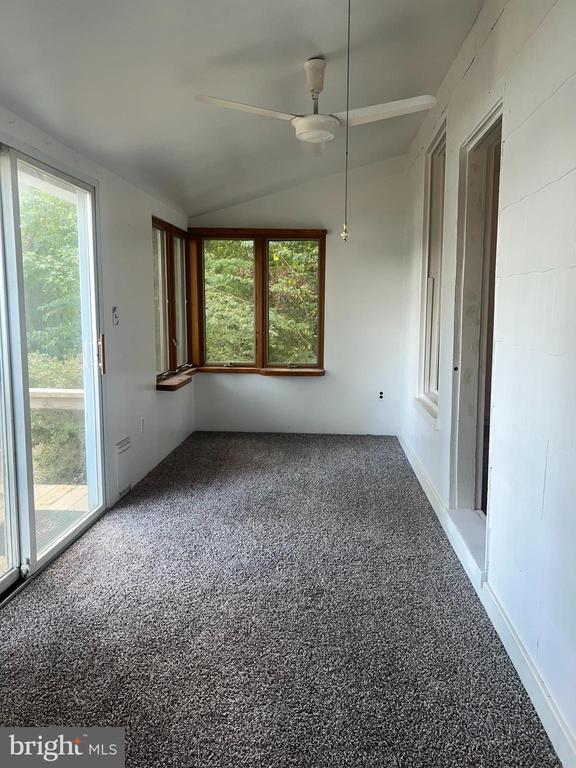 Building Photo - 1 Punte Ln