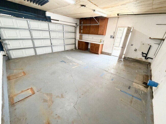 Building Photo - 221 W Hammel St