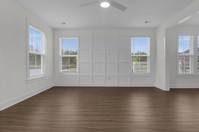 Building Photo - Stunning 3 Bed, 3.5 Bath End-Unit Townhome for Rent in Midtown Nexton —