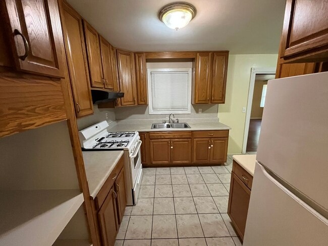 Building Photo - 951 Celia Dr