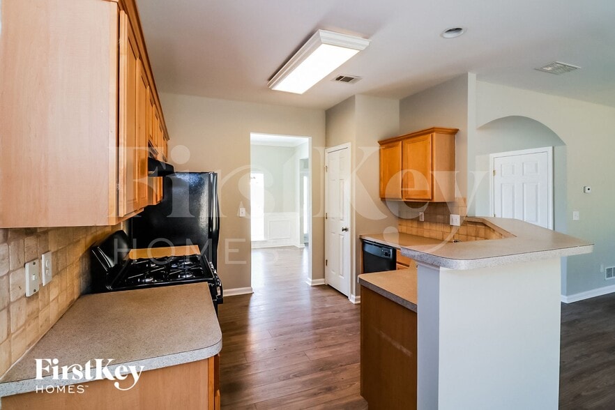 Building Photo - 2991 Summerfield Ct