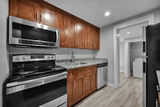 Building Photo - 2225 SW 62nd Ct