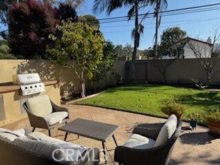 Building Photo - 848 Calle de Arboles