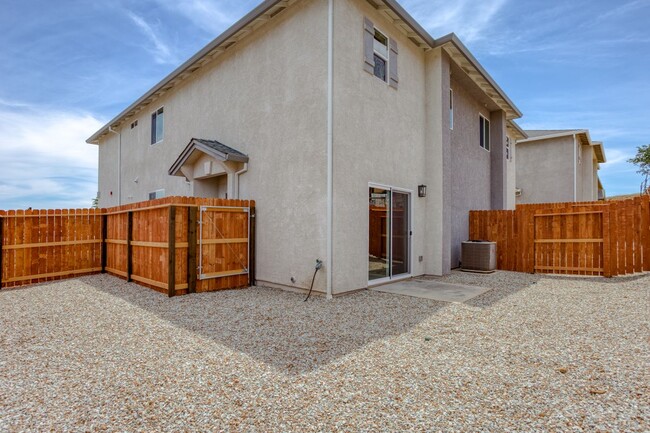 Building Photo - 828 Mission De Oro Dr