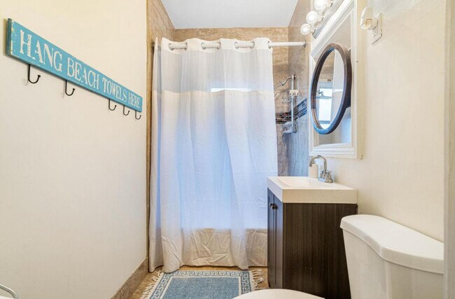 Building Photo - 5301 N Flagler Dr