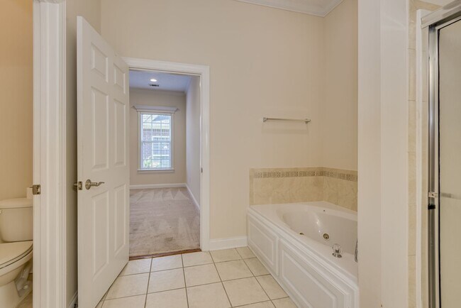 Building Photo - Price Drop Alert!  Fall Rental Specials No...