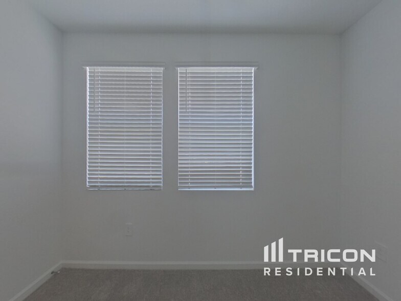 Building Photo - 2086 Rider Rain Ln
