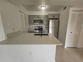 Building Photo - 1247 SW 46th Ave