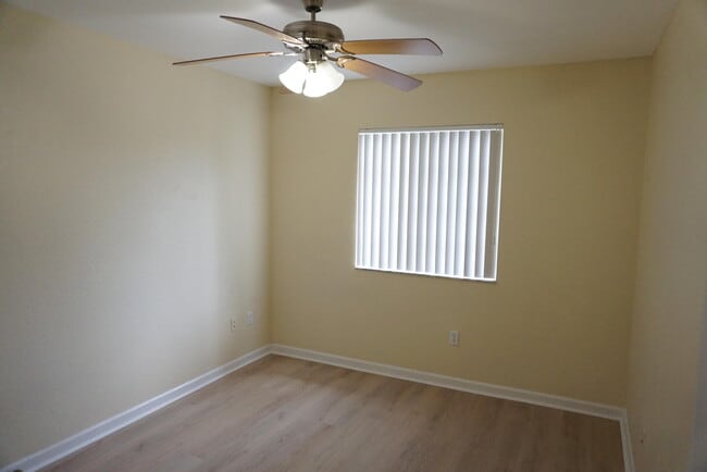 Building Photo - 2032 Nassau Dr
