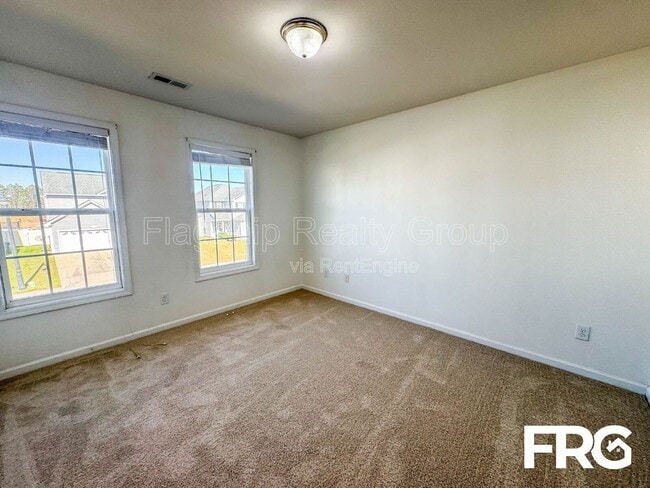 Building Photo - 1021 Jade Ln