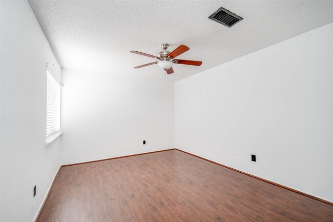Building Photo - 7131 Brendam Ln