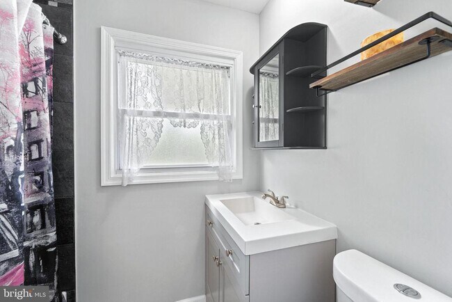 Building Photo - 35 Mullshire Ln