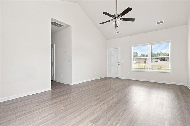 Building Photo - 212 Venture Dr