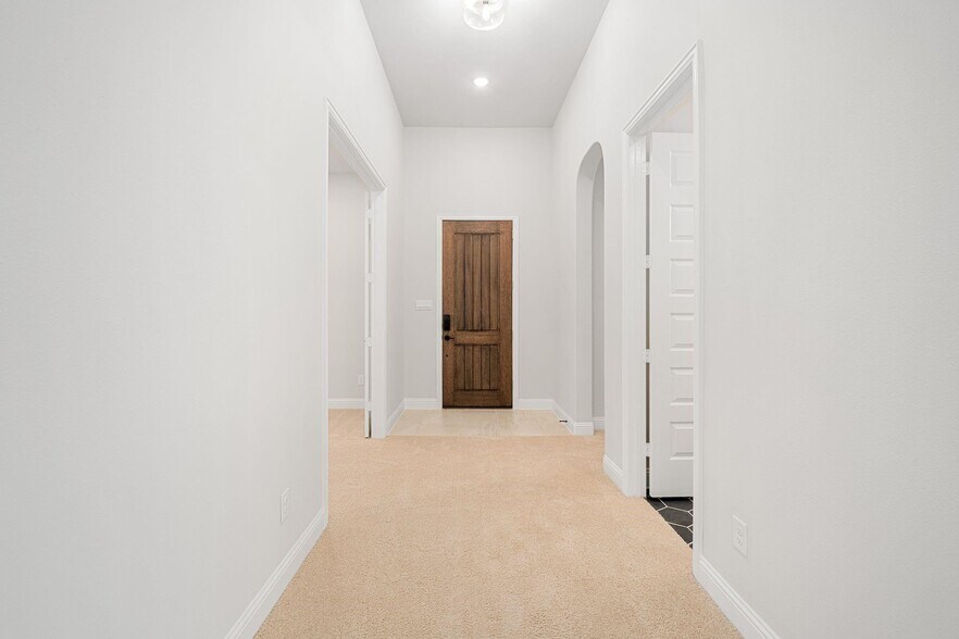 Building Photo - 2300 Fairwater Mews