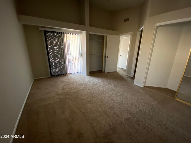 Building Photo - 1355 N 87th St