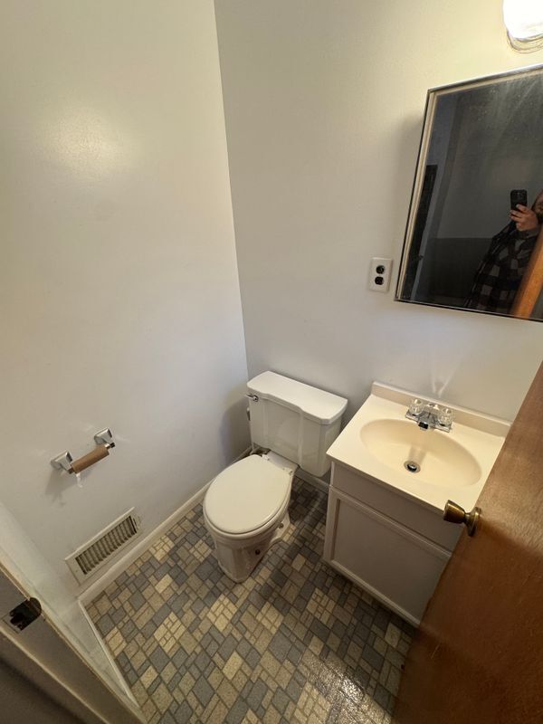 Building Photo - 28556 Milton Ave