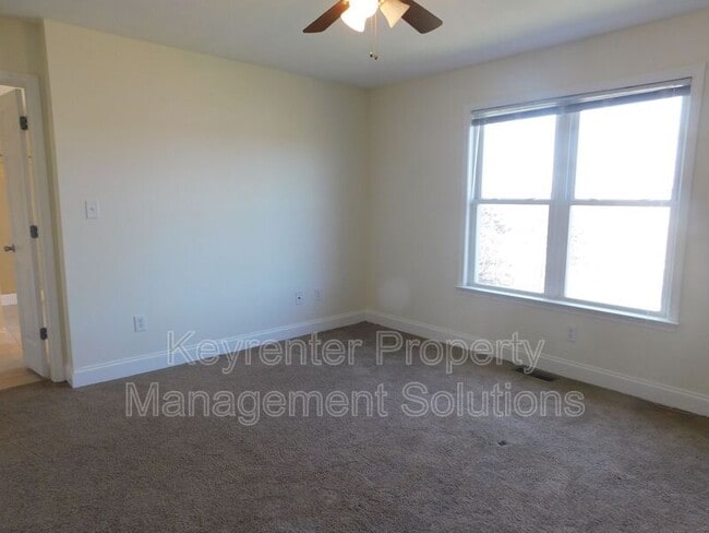 Building Photo - 22 Enchanted View Cir