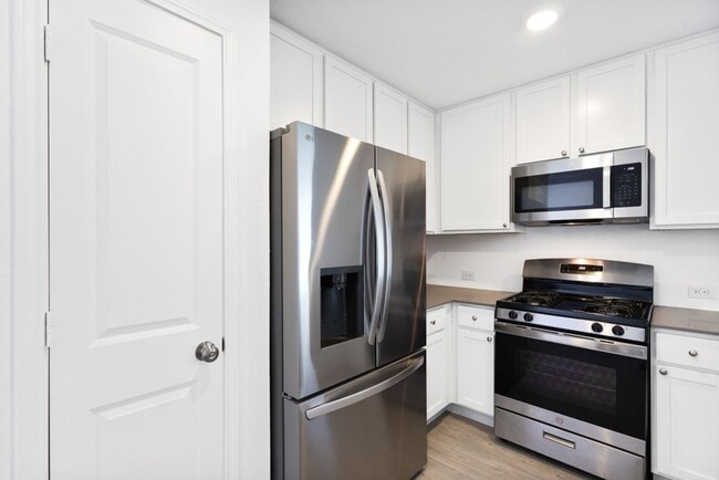 Building Photo - 9126 Selene Pl