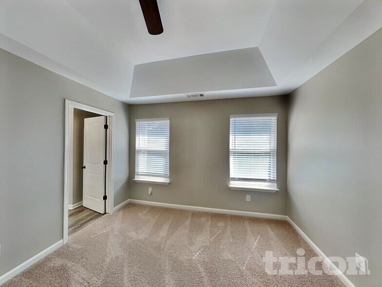 Building Photo - 295 Oak Meadows Dr