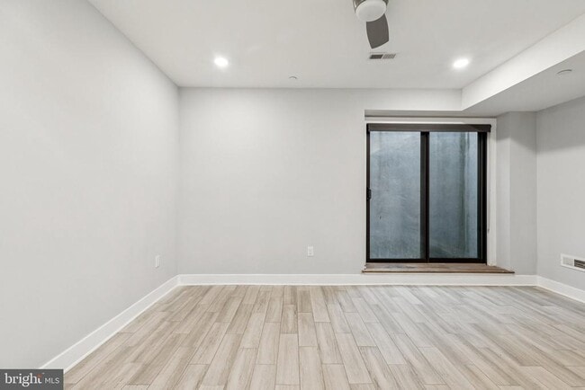 Building Photo - 814 N Uber St