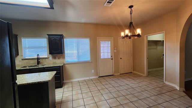 Building Photo - 5400 Vineyard Ln