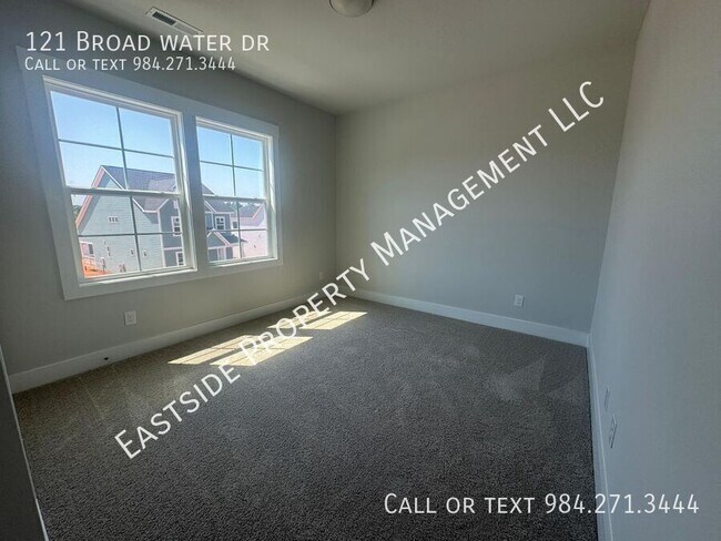 Building Photo - 121 Broadwater Dr