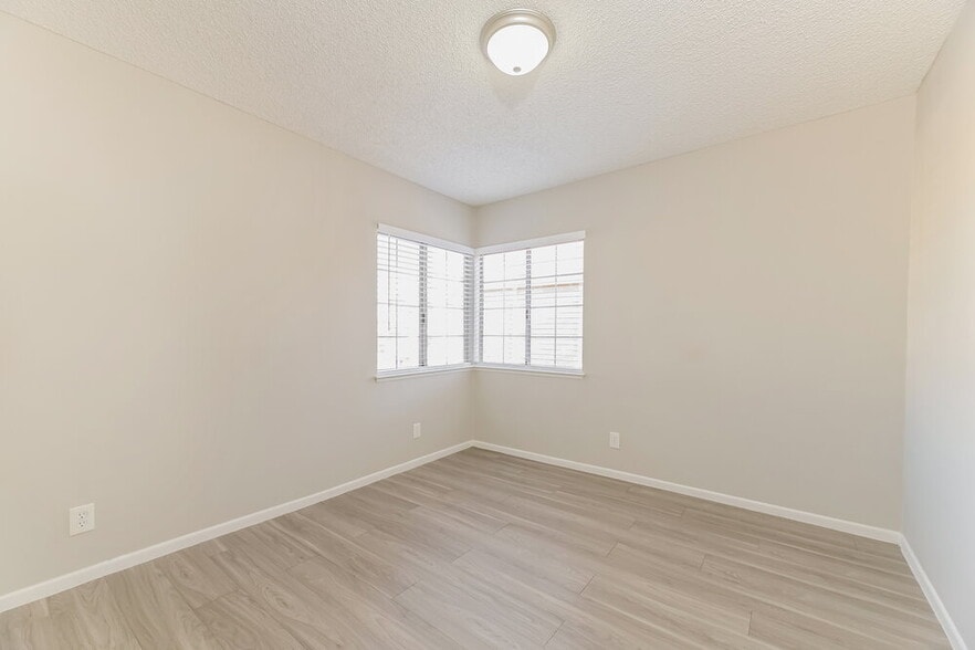 Building Photo - 1751 Forest Walk Dr