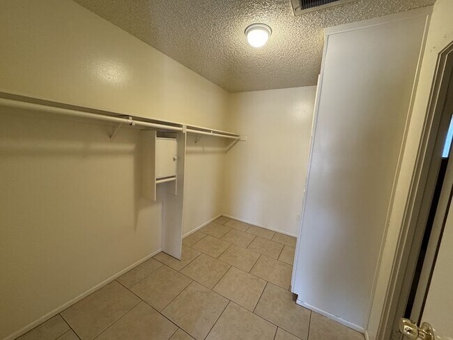 Building Photo - 5303 W Thomas Rd