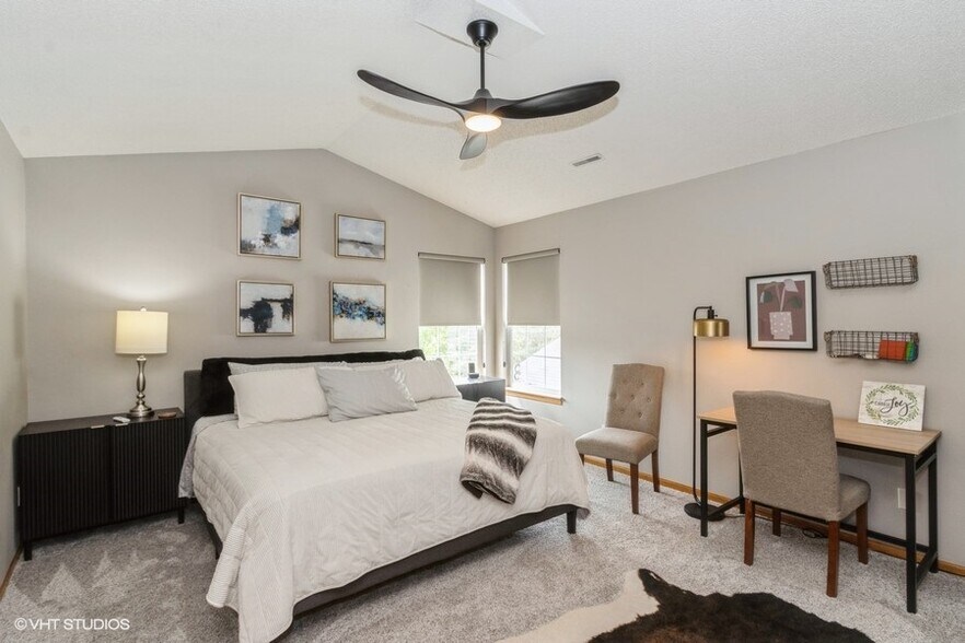 Primary Bedroom - King Bed - 2762 Irving Ave