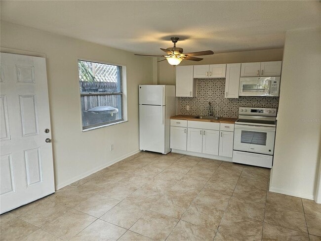 Building Photo - 655 7th Ave N