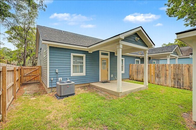 Building Photo - SECTION 8 WELCOME!! - 3 bedroom recently built - $250 gift card special