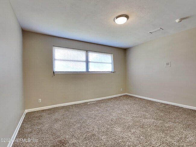 Building Photo - 1332 Arlingwood Ave