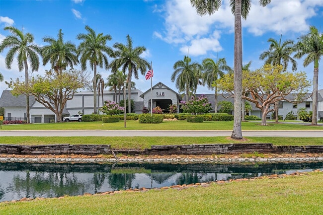 Building Photo - 7301 Amberly Ln