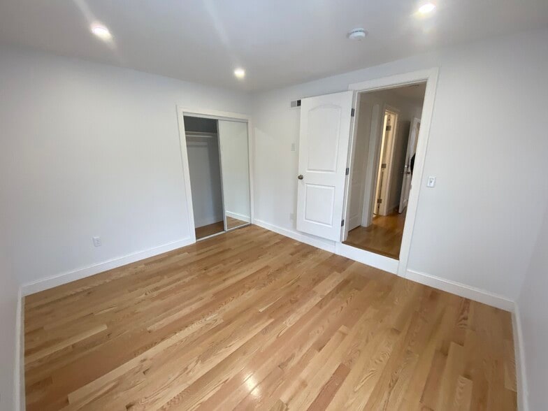 Building Photo - 141 Prospect St