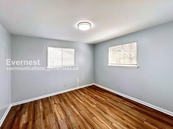 Building Photo - 5 Laurice Cir