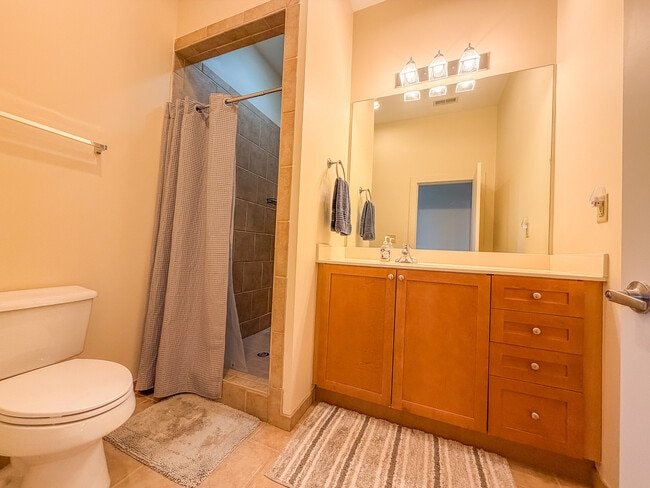 Building Photo - 328 Mills Ave