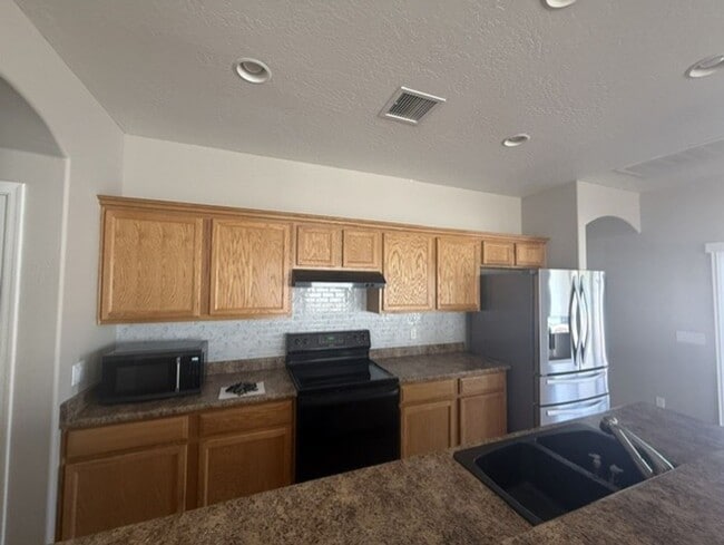 Building Photo - 2 bedroom 2 bath home in Amante at Verde Santa Fe - contact Property Pros