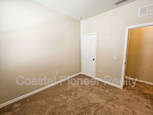 Building Photo - 6302 Magnolia Park Blvd