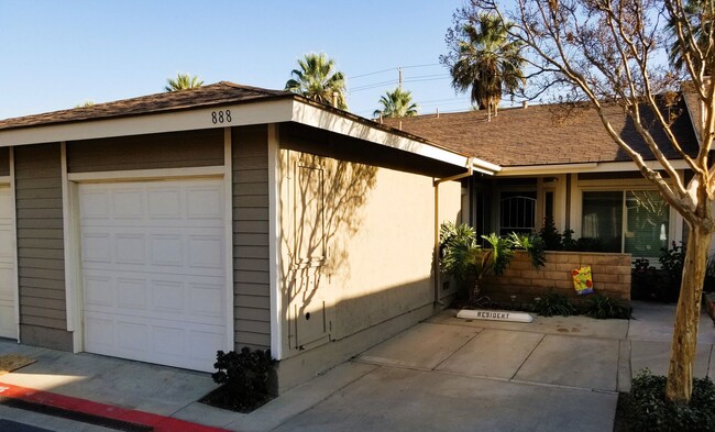 Primary Photo - Upgraded Single Story 2bd, 1.5 ba, in Corona