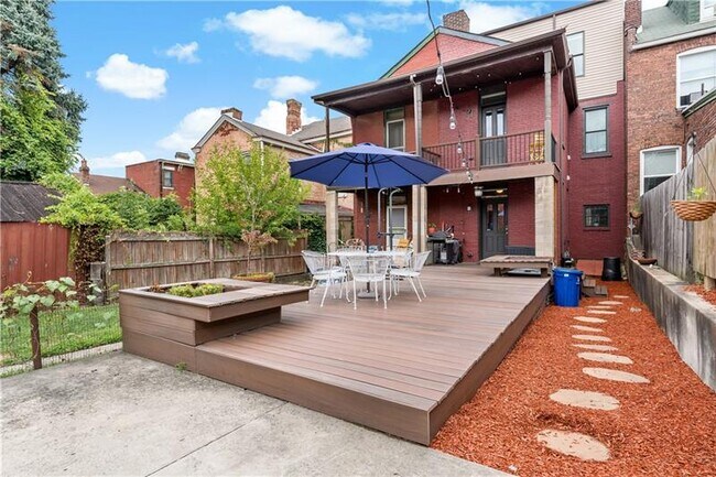Building Photo - 254 38th St