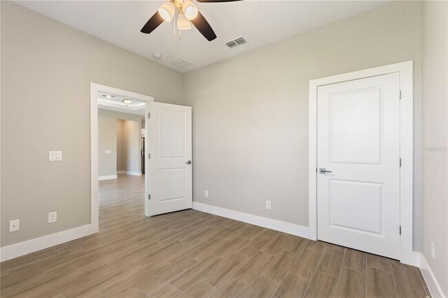 Building Photo - 205 Hyacinth Ct