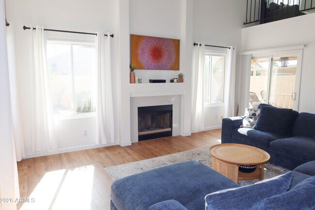 Building Photo - 3113 E Topeka Dr