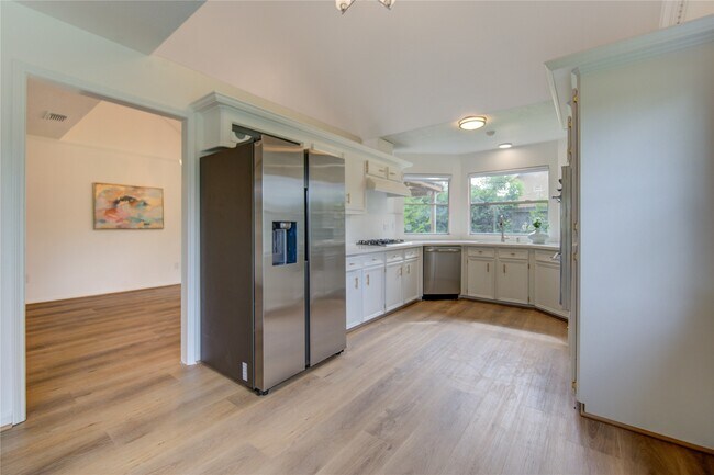 Building Photo - 902 Mesa Terrace Dr